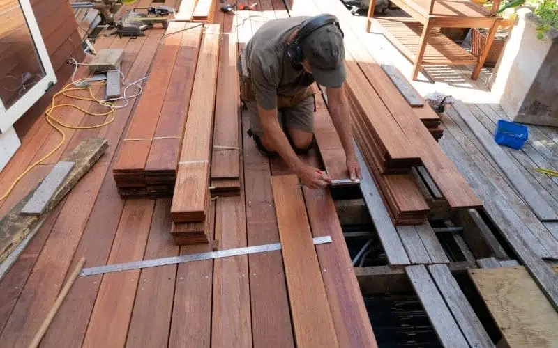 The Difference Between Composite and Wood Decking